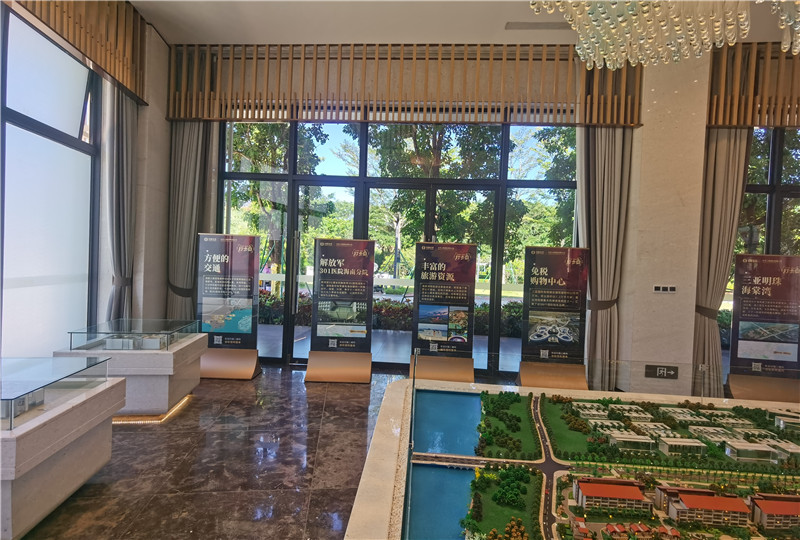 营销中心 玻璃钢展板架作